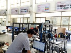 機電忙 充電 暑假進行時 湖北理工學院機械設備研發實踐紀實